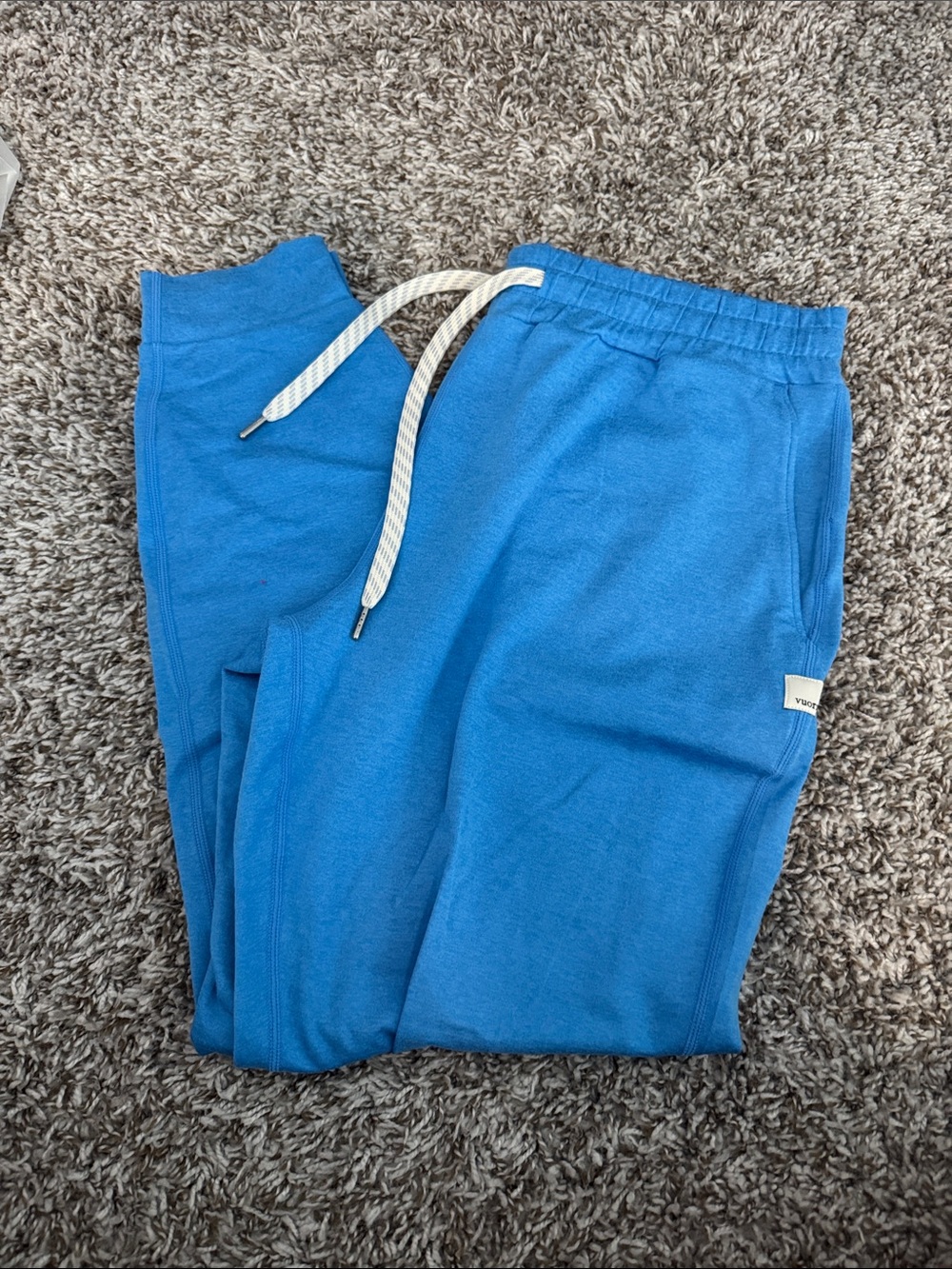 Vuori joggers size small never worn